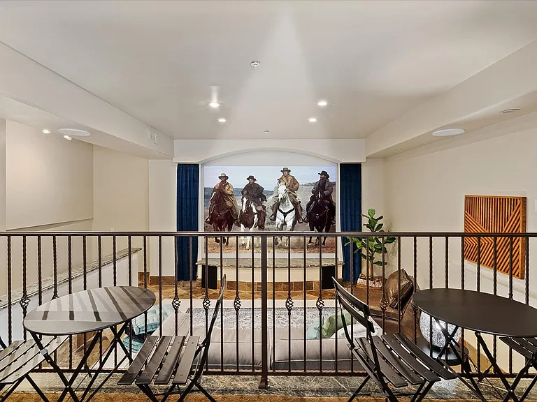 6346 E Mountain View Rd — Photo 3
