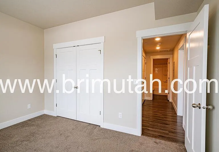 4645 S Locust Ln #10 — Photo 14