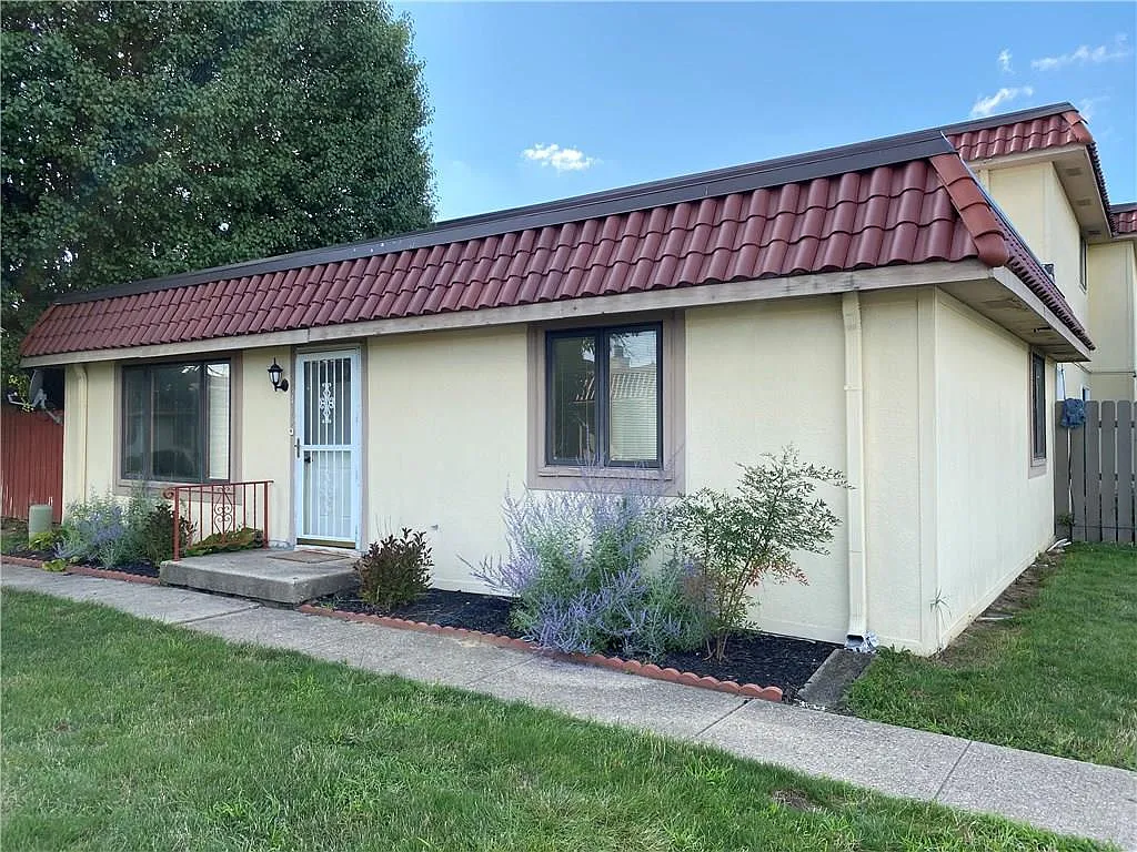 2815 Del Prado Dr #4 photo 1