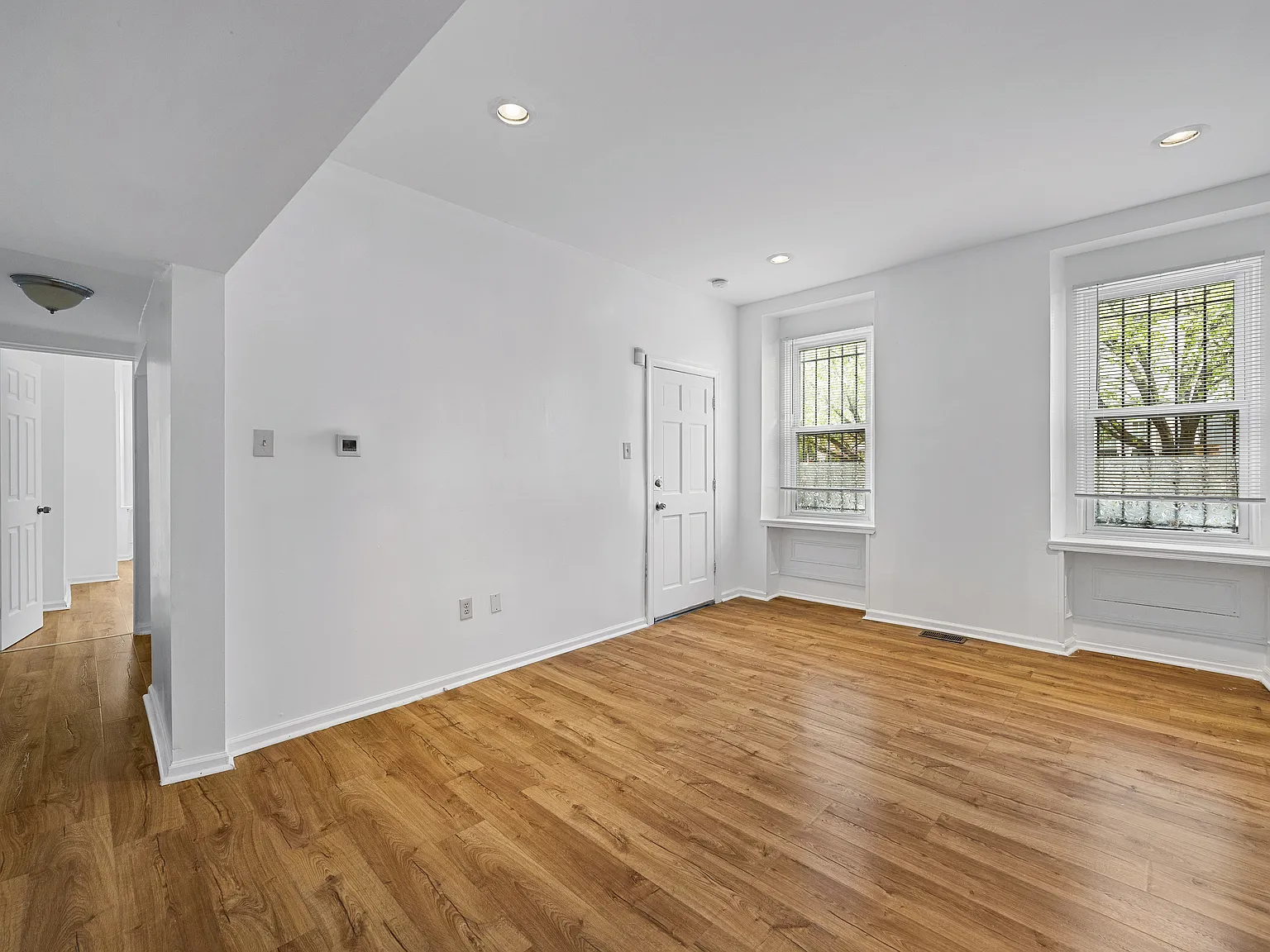 1 bed, 736 sqft, $1,350 — Photo 3