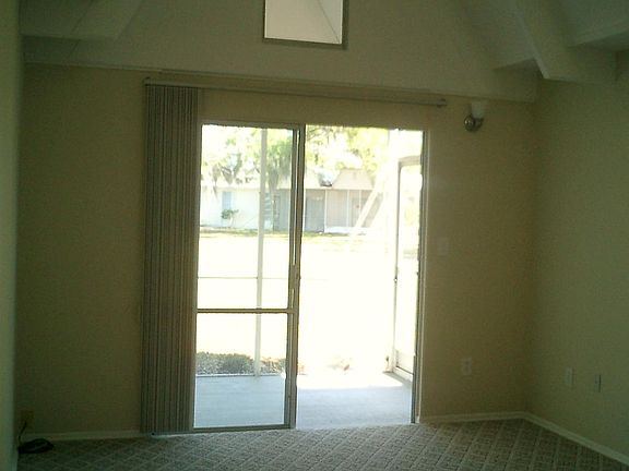 2nd image of 1811 Club Cir #1811