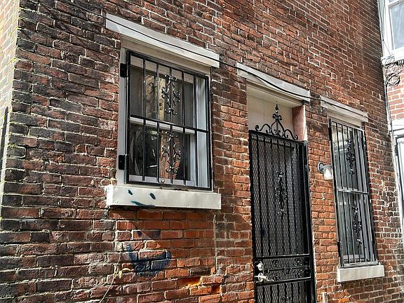 2nd image of 323 Peffer St