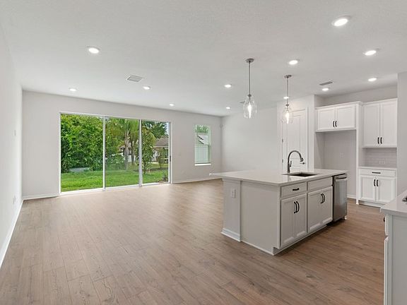 The Magbee II - Family Room