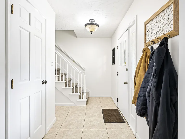 1720 Ridge Hill Ln #1 — Photo 1