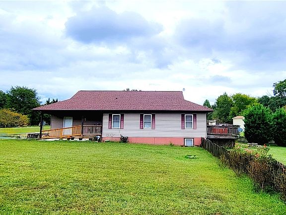 3rd image of 30 Anna Coves Ct