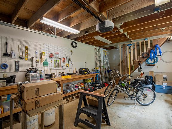 4th image of 13976 NW Pali St