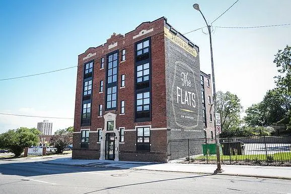 Flats on Howard — Photo 84