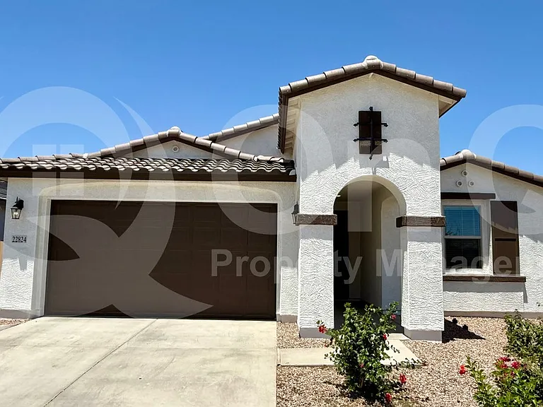 22824 E Roundup Way — Photo 1