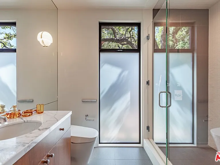 400 Toyopa Dr — Photo 23