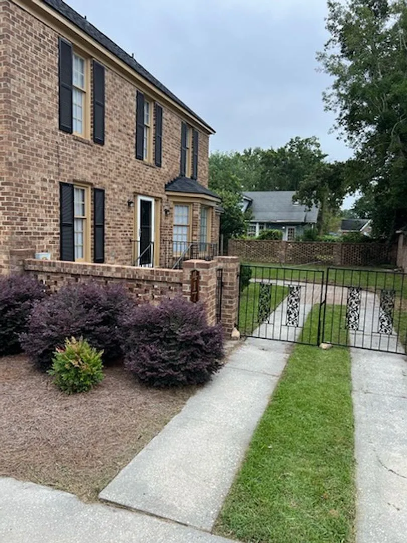 Building Photo - 417 N Ebenezer Rd