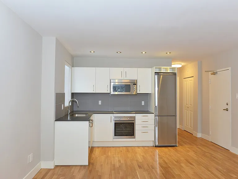 83 Isabella St — Photo 22