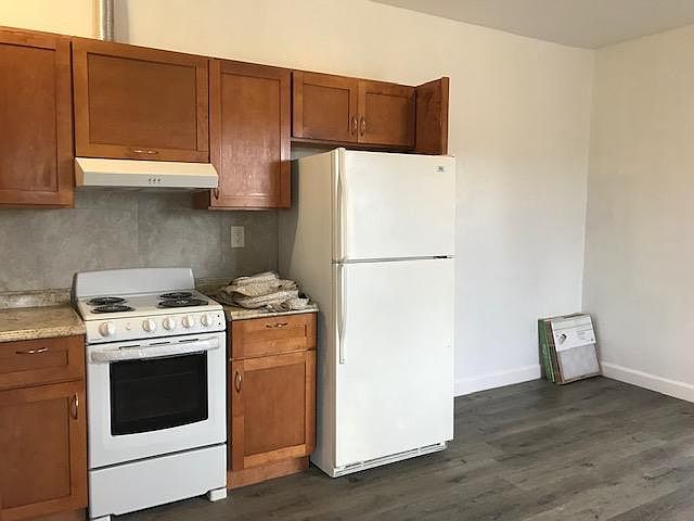 Kitchen/ living room.