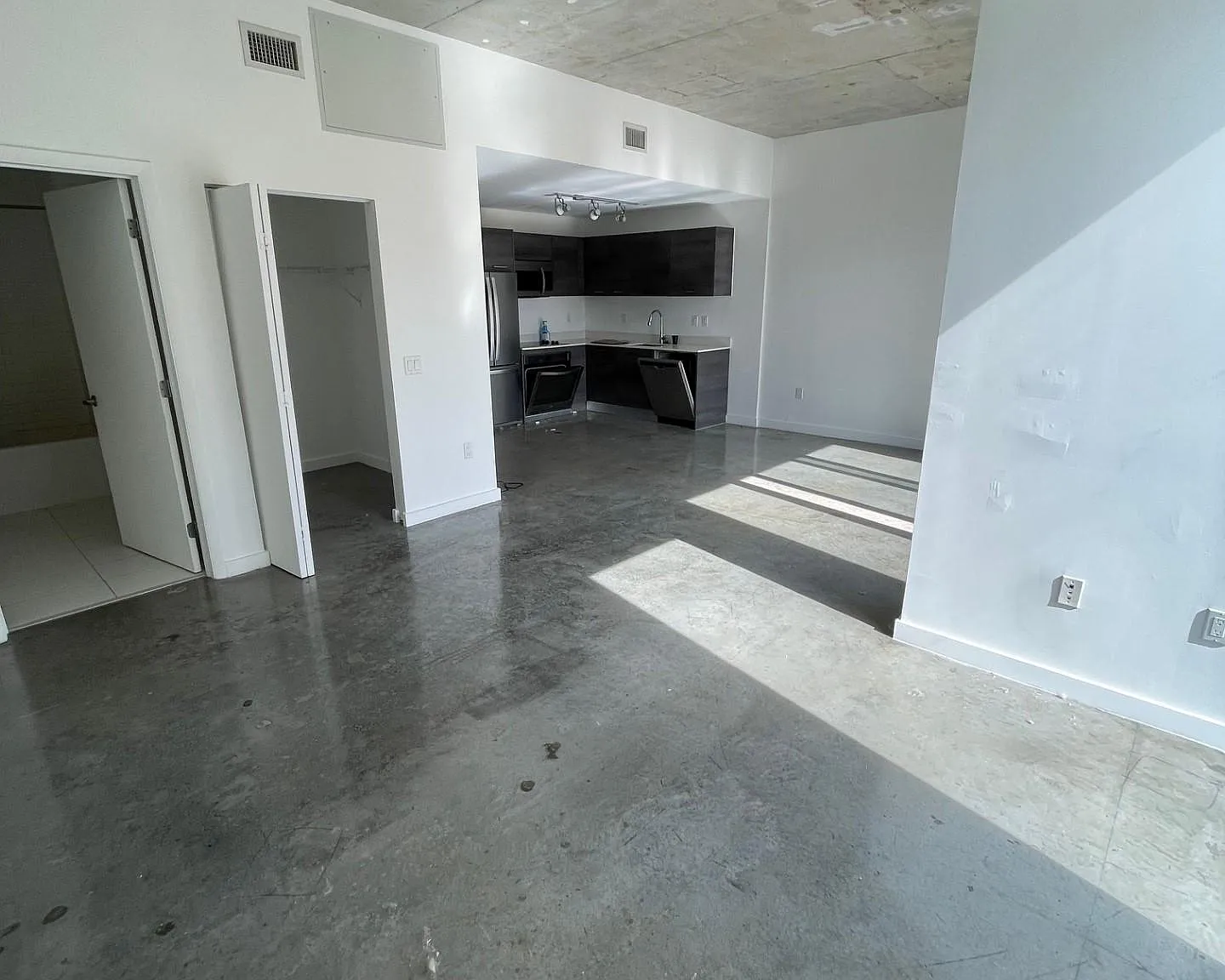 1 bed, 526 sqft, $2,450 — Photo 4