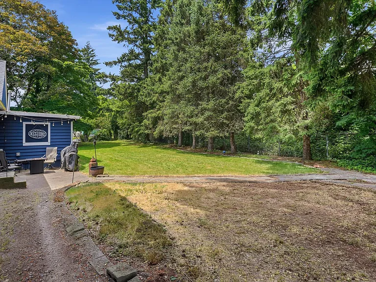 913 84th St SE — Photo 42