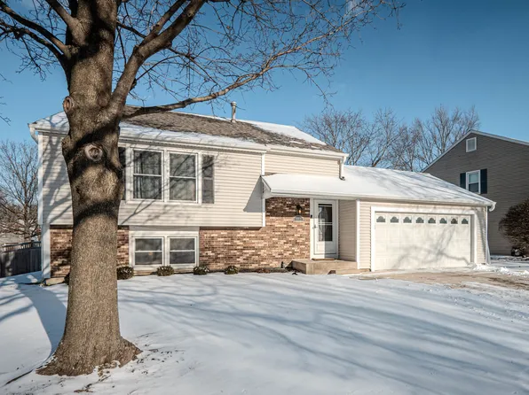 965 Independence Ave, Saint Charles, IL 60174