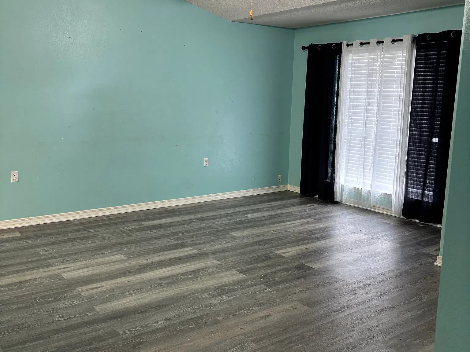 3 bed, 1140 sqft, $1,700 — Photo 3