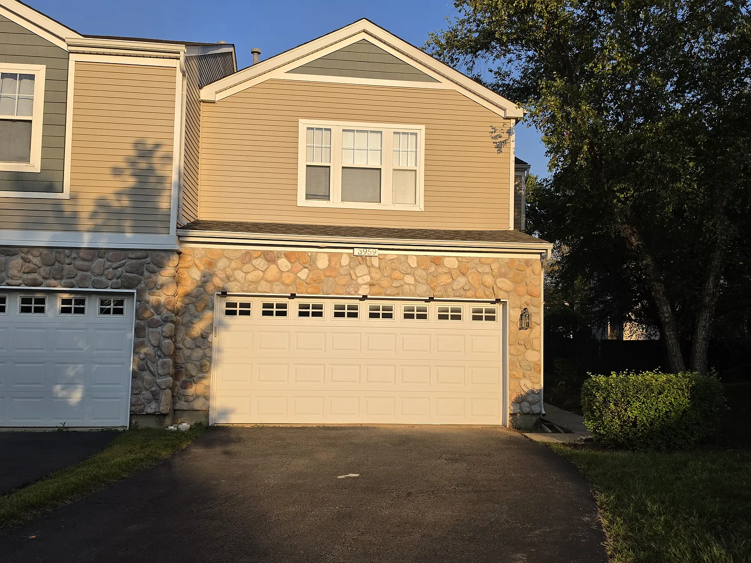 3 bed, 2.5 bath, 1480 sqft, $2,650 — Photo 2