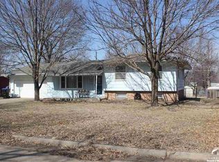 1832 SW 36th Ter, Topeka, KS 66611