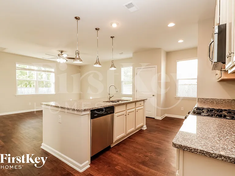 516 Glady Rd — Photo 7