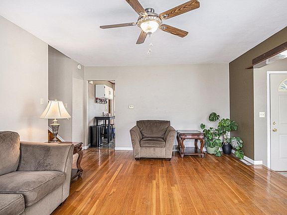 3rd image of 2508 Prescott Dr