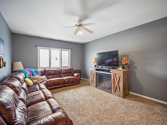 4th image of 715 SE Kensington Rd