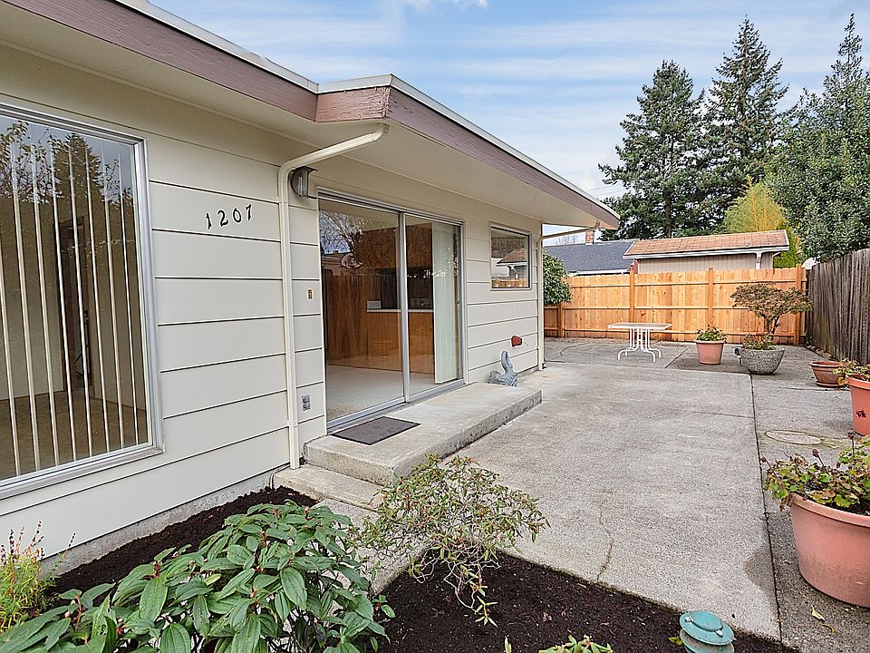 1st image of 1207 8th St