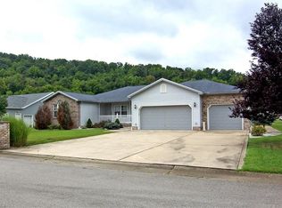 110 Woodridge Dr, Mineral Wells, WV