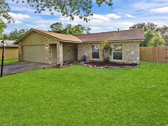 2nd image of 923 Saddlebrook Dr