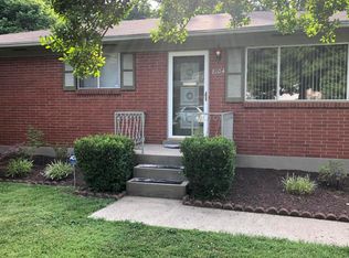 8104 Pinecastle Dr, Louisville, KY 40219