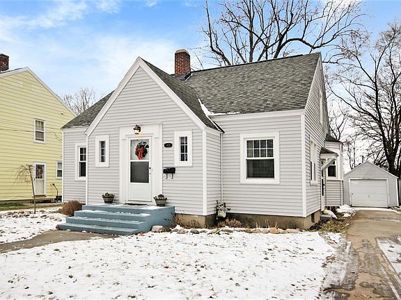 2nd image of 1629 Margaret Ave SE