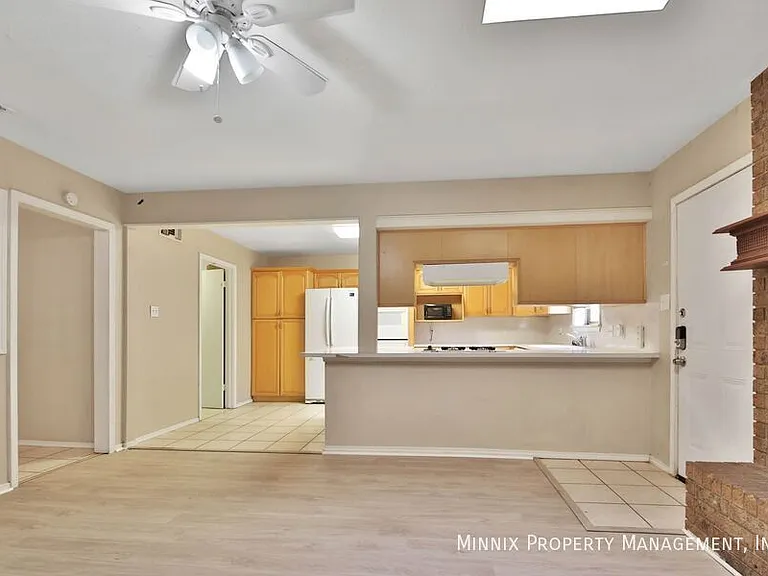 2810 42nd St — Photo 31