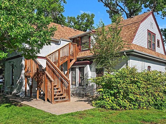3rd image of 202 Peterson St