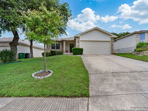 2nd image of 1022 Magnolia Hl