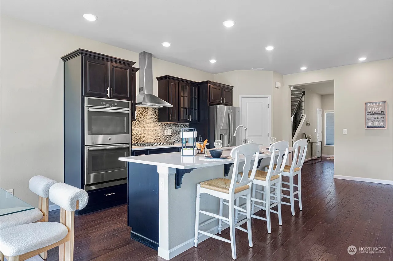 4 bed, 2494 sqft, $4,200 — Photo 3