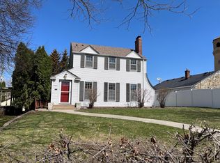 1589 Hillcrest Ave, Saint Paul, MN 55116