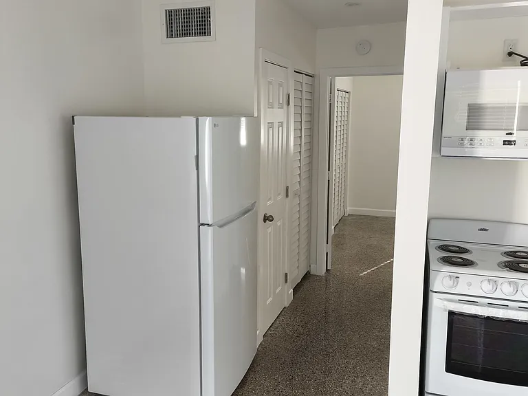 3060 SW 27th Ln #7 — Photo 18