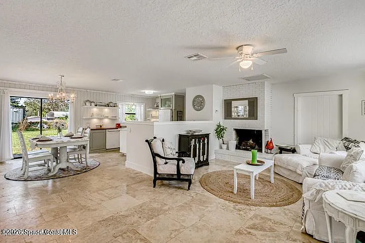 315 Kenzel Ct — Photo 2