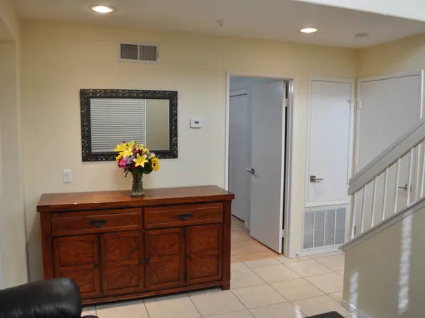 278 Brookview Ct, Santee, CA 92071