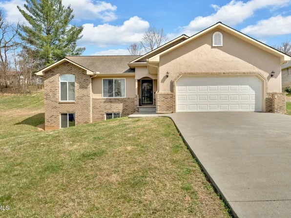 138 Quail Ridge Rd, Johnson City, TN 37601
