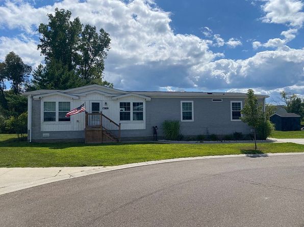 9922 Macbeth St