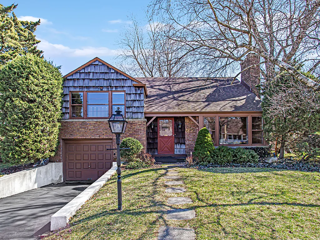 85 Williamsburg Rd photo 1
