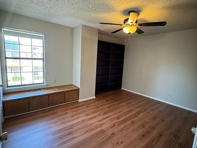 1227 Dallas Dr — Photo 10