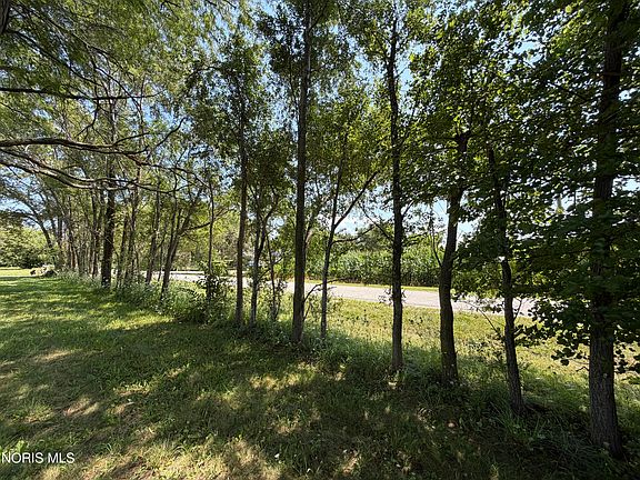 4th image of 1420 Elmore Rd