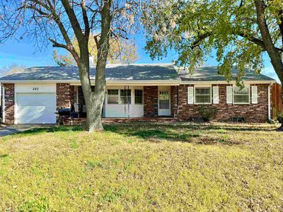 202 N Thomas St, Mount Hope, KS, 67108