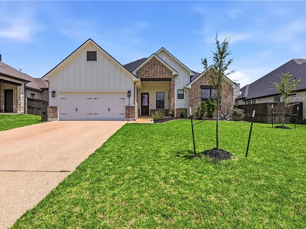 4330 Fox River Ln, Bryan, TX 77802