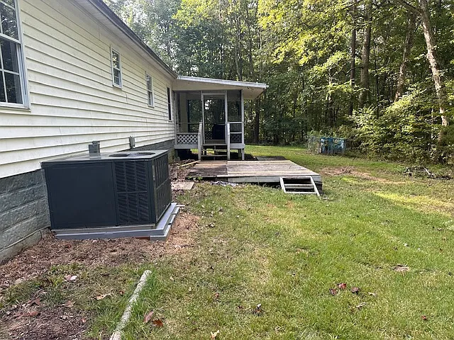 3 bed, 2.5 bath, 1344 sqft, $1,200 — Photo 2
