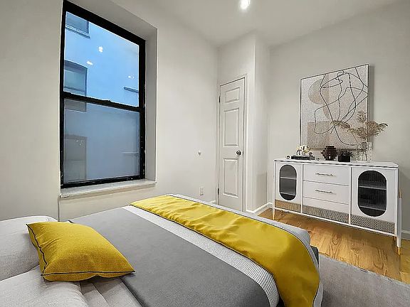 5th image of 344 Manhattan Ave #4-C