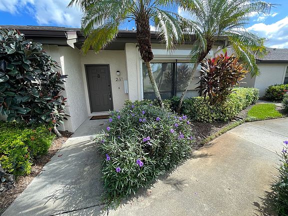 2nd image of 211 Deerwood Cir
