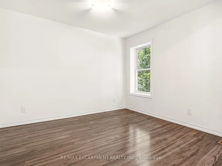 48 Glendale Ave S — Photo 21