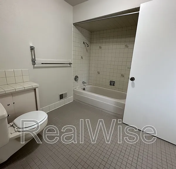 7730 SW Eaker Pl — Photo 35